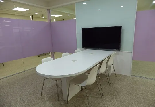 六人小組討論室